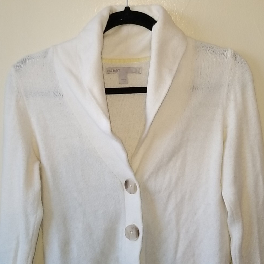 Buttoned sweater - Picture 2 of 8